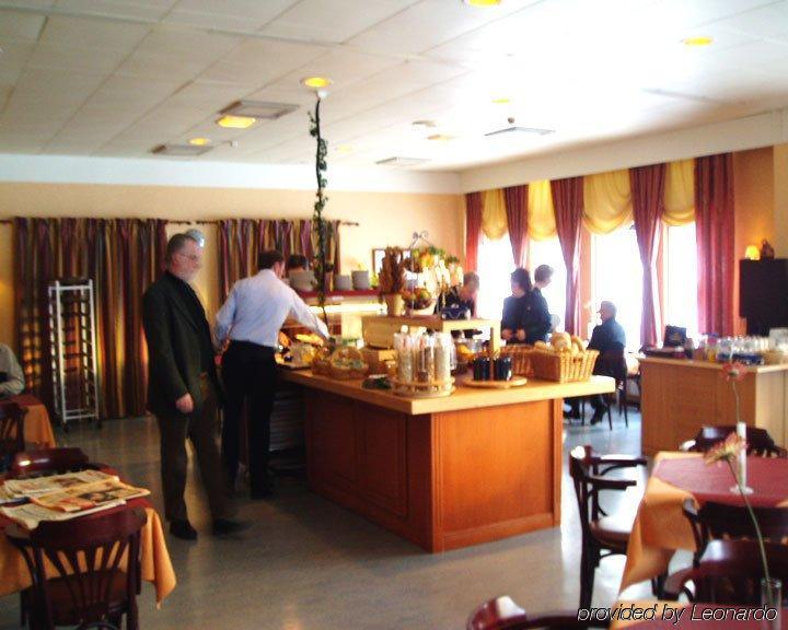 Karlskoga Hotell & Konferens Restauracja zdjęcie